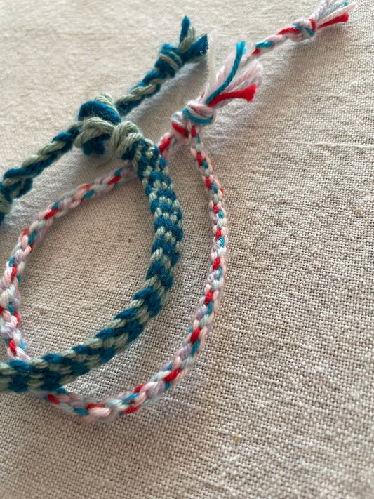 20.7. (ab 1. Klasse) Freundschaftsarmbänder knüpfen